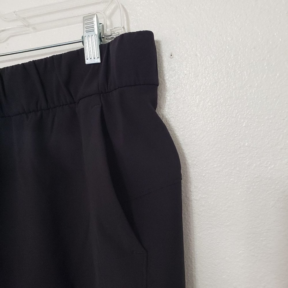 Lululemon On The Fly Short - Picture 7 of 11